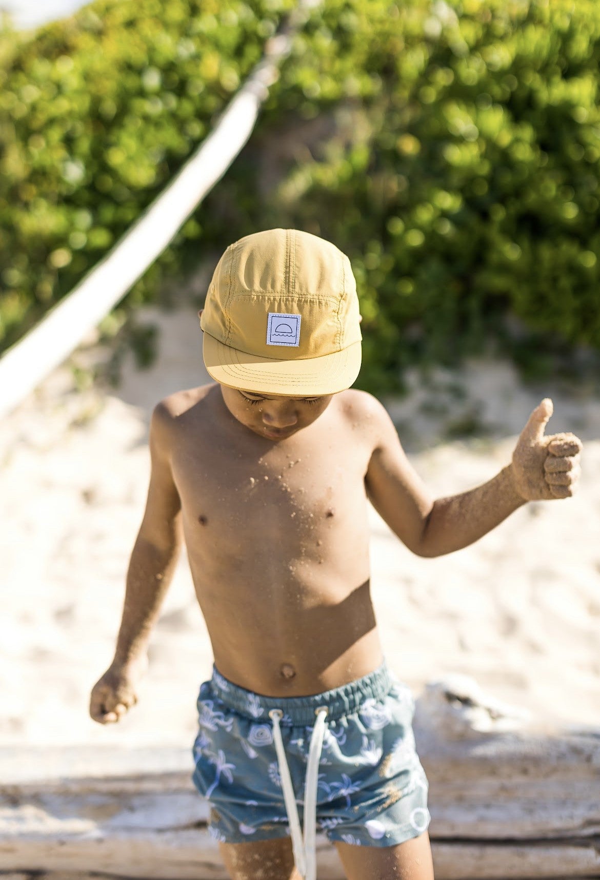 Splash-proof five-panel hat in sunshine yellow